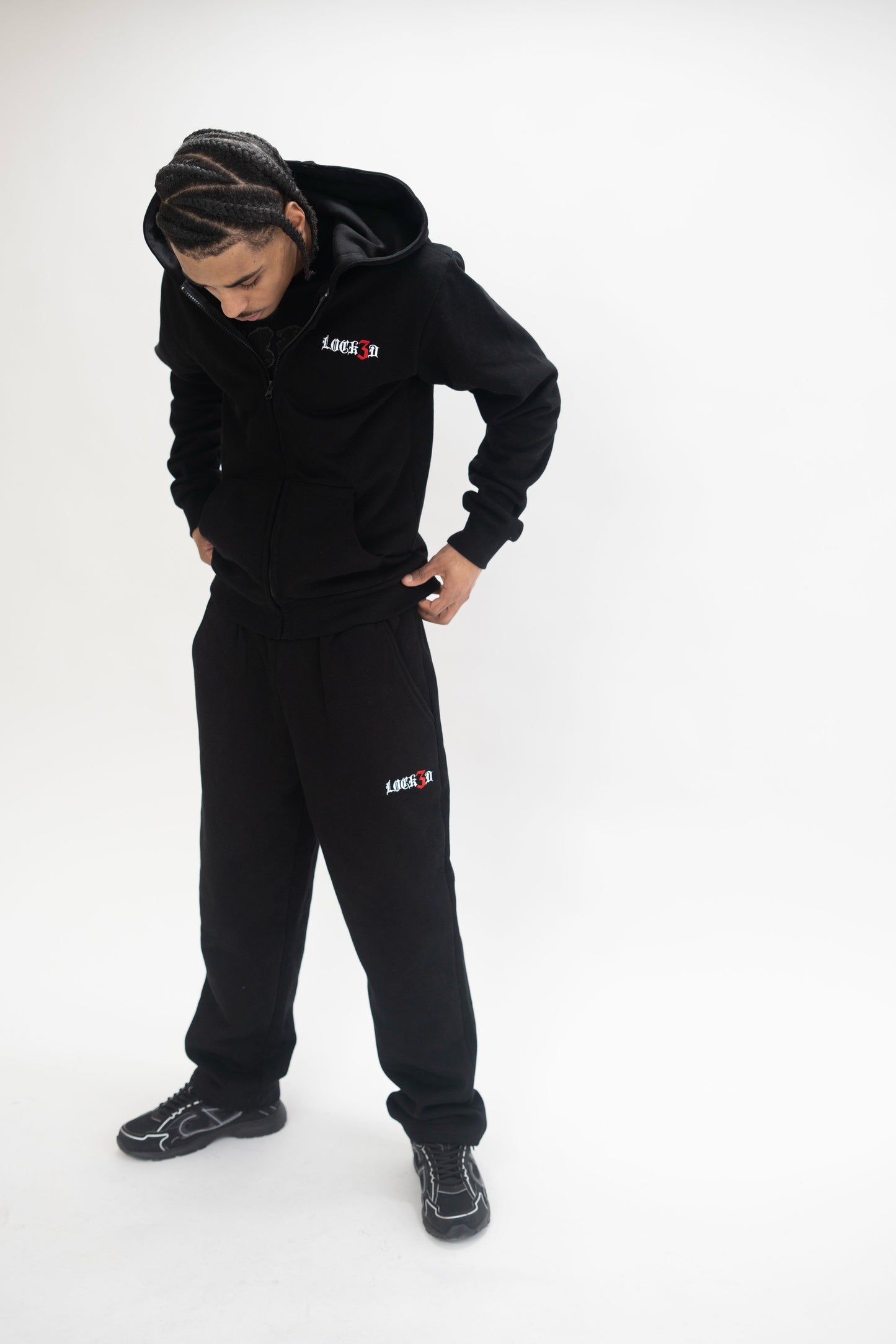 ESSENTIAL HOODIE- BLACK