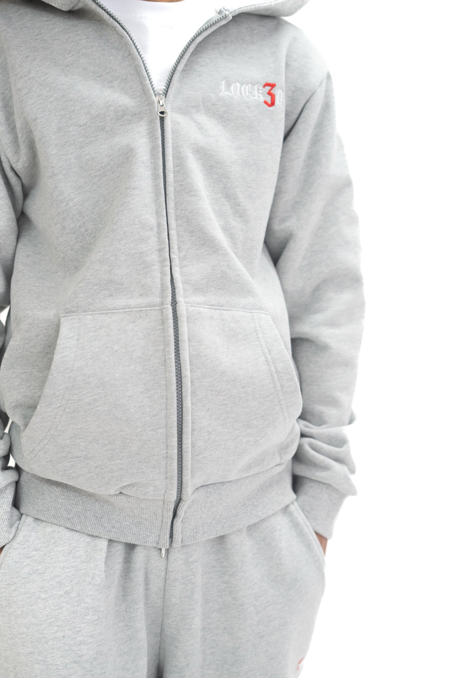 ESSENTIAL HOODIE -GREY