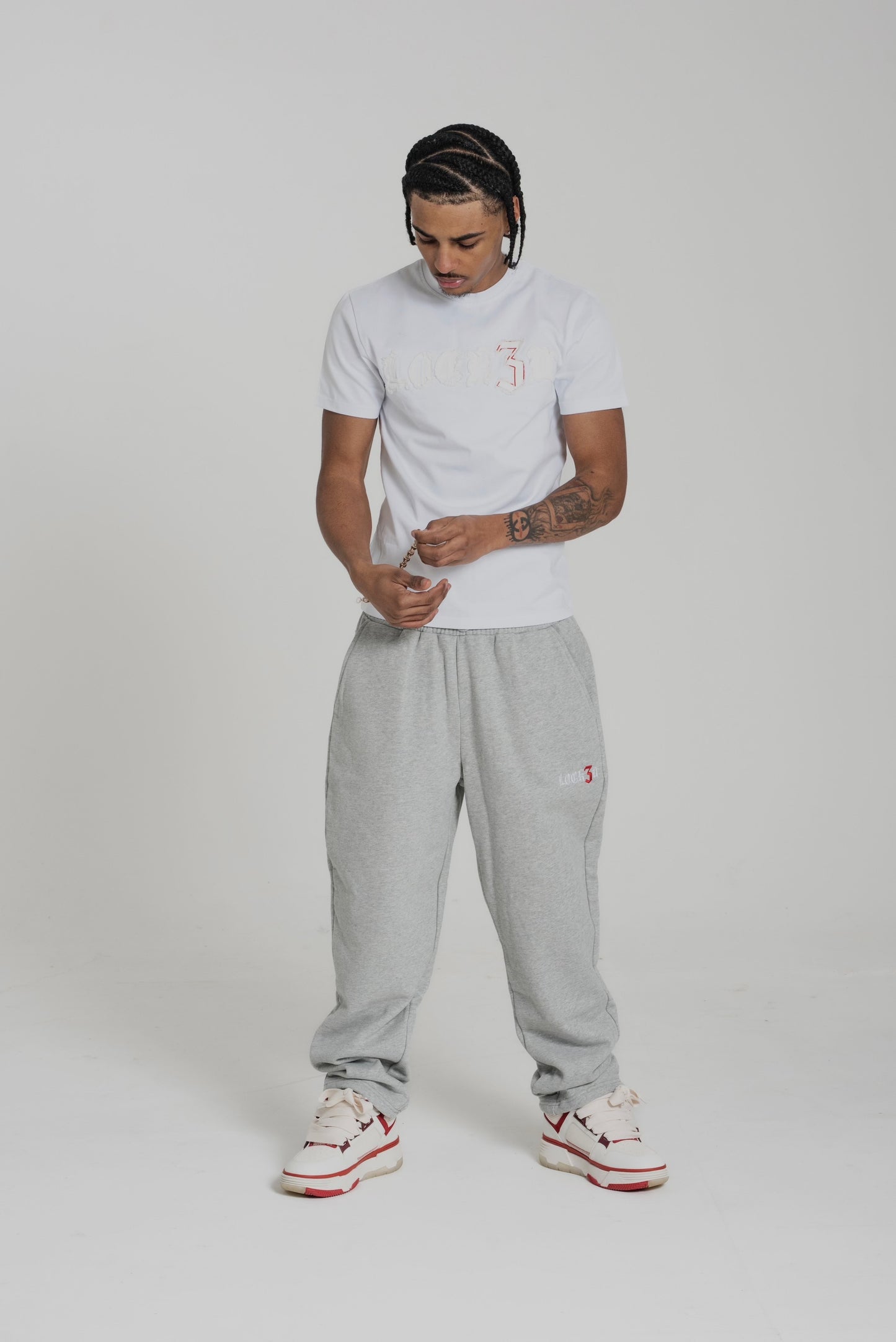ESSENTIAL STRAIGHT LEG JOGGERS - GREY